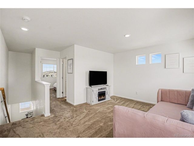 26309 E Maple Dr, Aurora, CO 80018