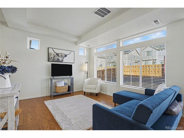 26309 E Maple Dr, Aurora, CO 80018