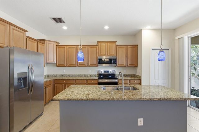 13801 CHALK HILL PLACE, Riverview, FL 33579