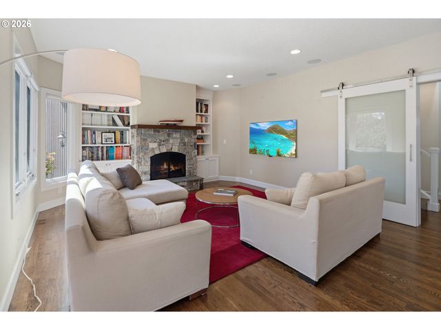 4166 GLACIER LILY St, Lake Oswego, OR 97035