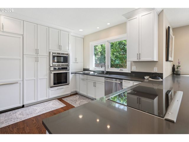 4166 GLACIER LILY St, Lake Oswego, OR 97035