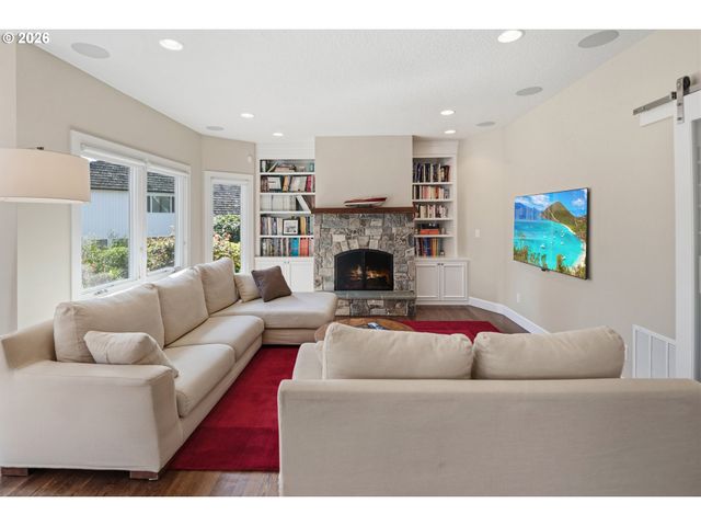 4166 GLACIER LILY St, Lake Oswego, OR 97035