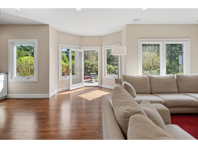 4166 GLACIER LILY St, Lake Oswego, OR 97035