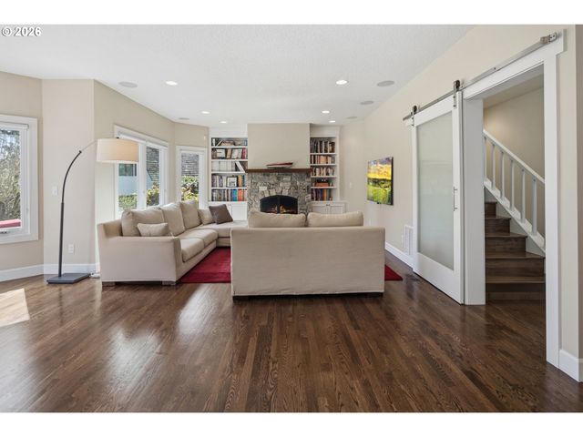 4166 GLACIER LILY St, Lake Oswego, OR 97035