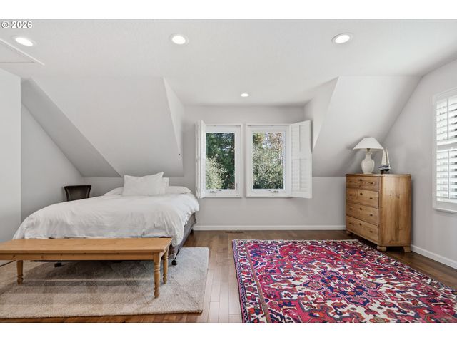 4166 GLACIER LILY St, Lake Oswego, OR 97035