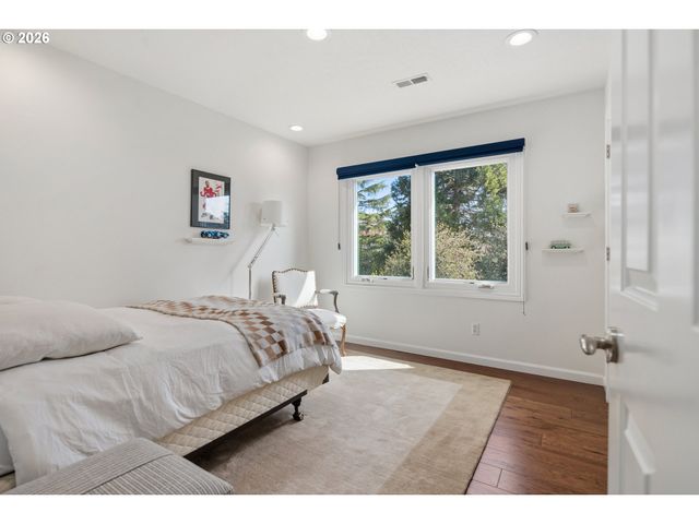 4166 GLACIER LILY St, Lake Oswego, OR 97035