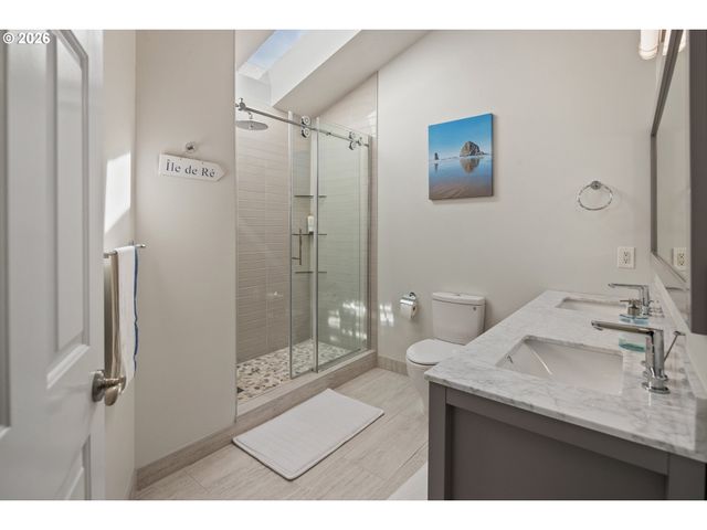 4166 GLACIER LILY St, Lake Oswego, OR 97035