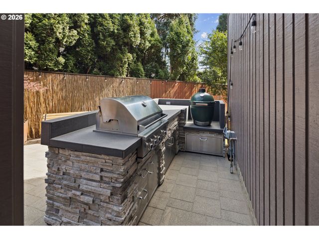 4166 GLACIER LILY St, Lake Oswego, OR 97035