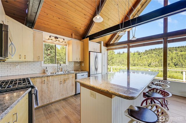 3280 Dabob Road, Quilcene, WA 98376