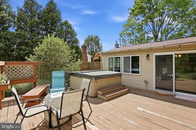 801 VALLEY RD, Warminster, PA 18974