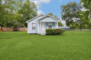 110 Maplewood Street, Dayton, TX 77535
