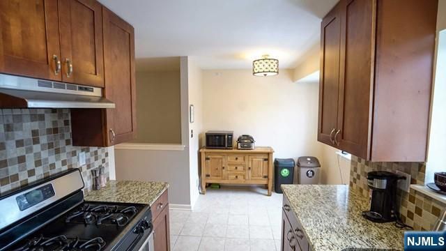 1806 Faulkner Court, Mahwah, NJ 07430