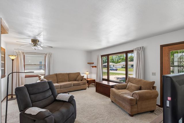 8407 5th Avenue S, Bloomington, MN 55420