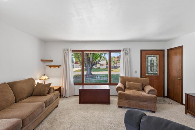 8407 5th Avenue S, Bloomington, MN 55420