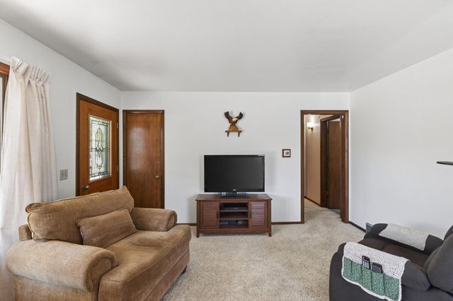 8407 5th Avenue S, Bloomington, MN 55420