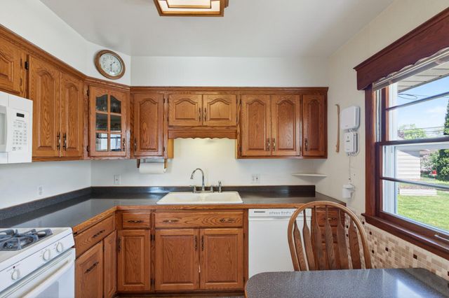 8407 5th Avenue S, Bloomington, MN 55420