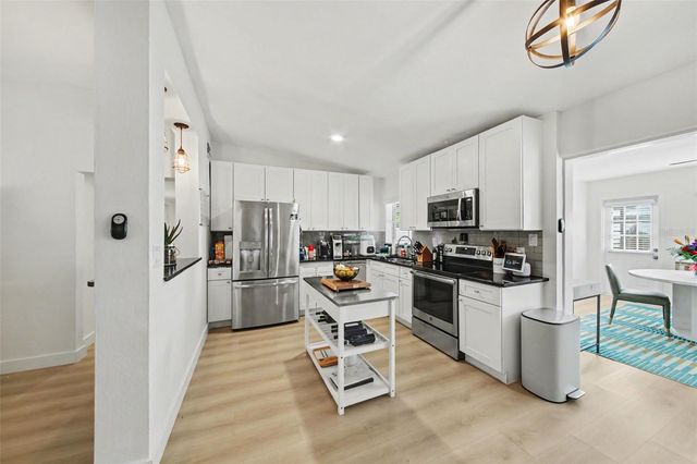 1026 S LAKEMONT AVENUE, Winter Park, FL 32792