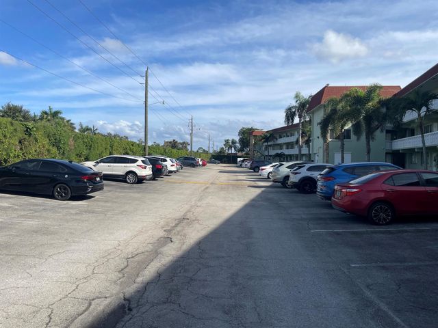 3300 Springdale Boulevard 201, Palm Springs, FL 33461