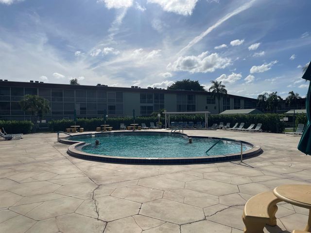 3300 Springdale Boulevard 201, Palm Springs, FL 33461