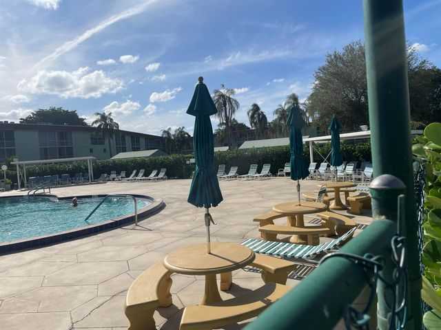 3300 Springdale Boulevard 201, Palm Springs, FL 33461