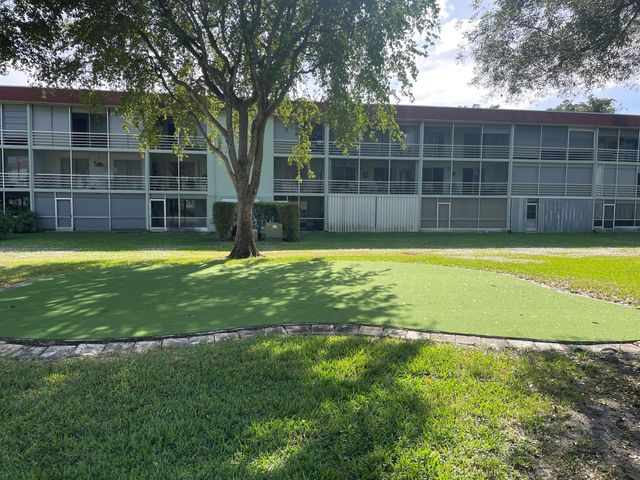 3300 Springdale Boulevard 201, Palm Springs, FL 33461