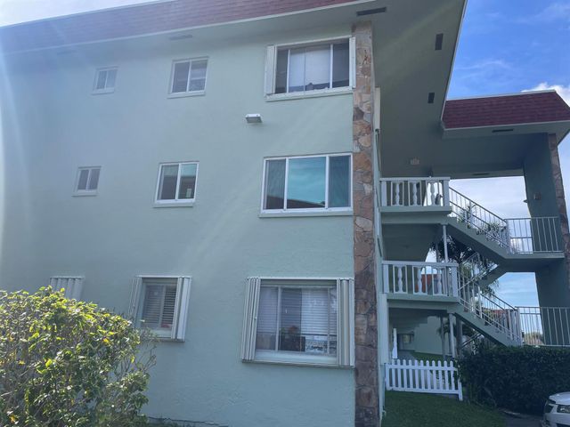 3300 Springdale Boulevard 201, Palm Springs, FL 33461