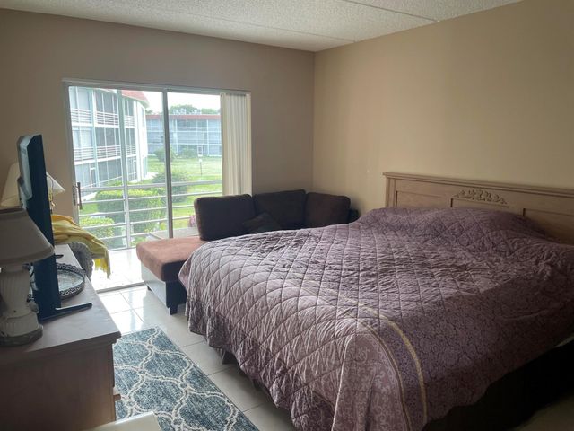 3300 Springdale Boulevard 201, Palm Springs, FL 33461