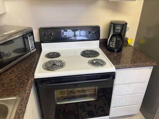 3300 Springdale Boulevard 201, Palm Springs, FL 33461