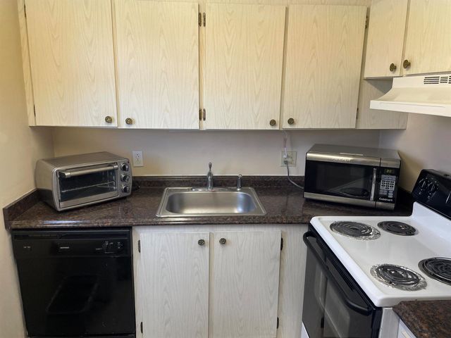 3300 Springdale Boulevard 201, Palm Springs, FL 33461