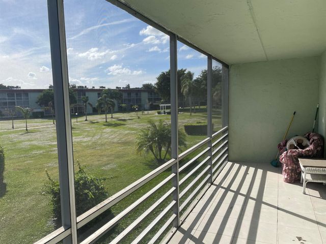 3300 Springdale Boulevard 201, Palm Springs, FL 33461