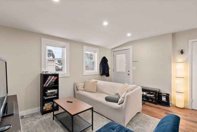 50 Hammond St 2, Waltham, MA 02451