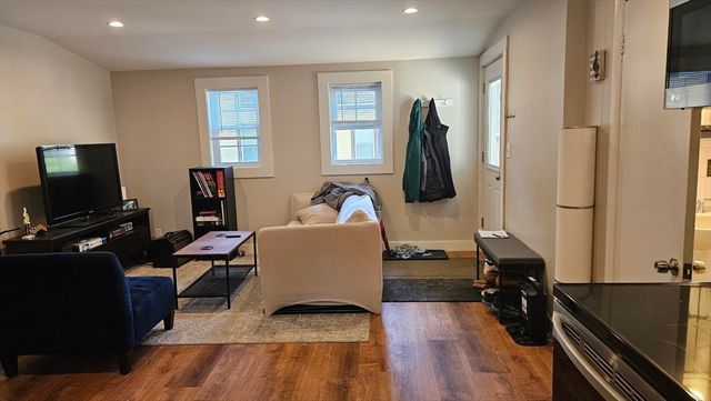 50 Hammond St 2, Waltham, MA 02451