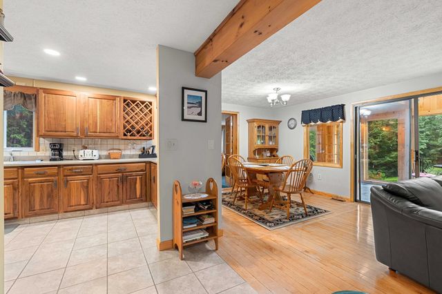 42 Thorndike Road, Weare, NH 03281
