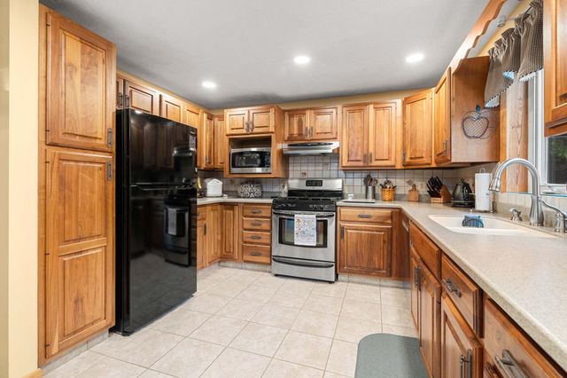 42 Thorndike Road, Weare, NH 03281