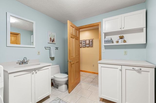 42 Thorndike Road, Weare, NH 03281