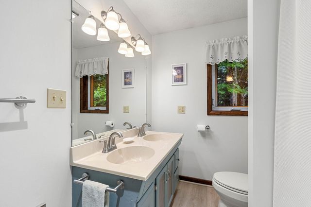 42 Thorndike Road, Weare, NH 03281