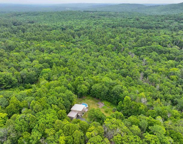 42 Thorndike Road, Weare, NH 03281