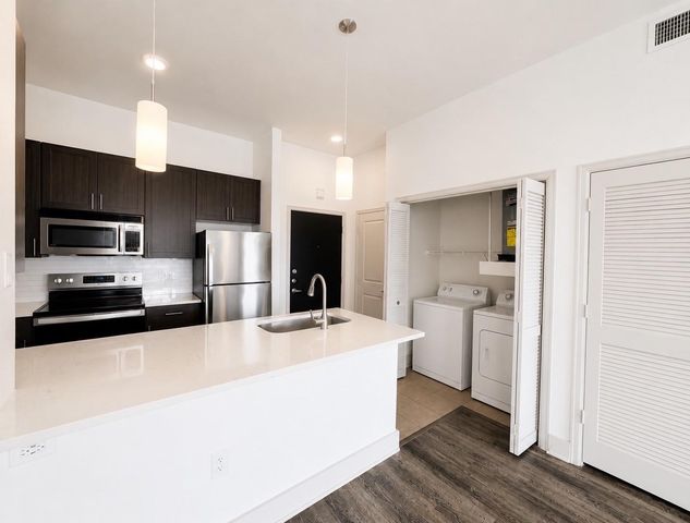 2222 Smith Street 229, Houston, TX 77002