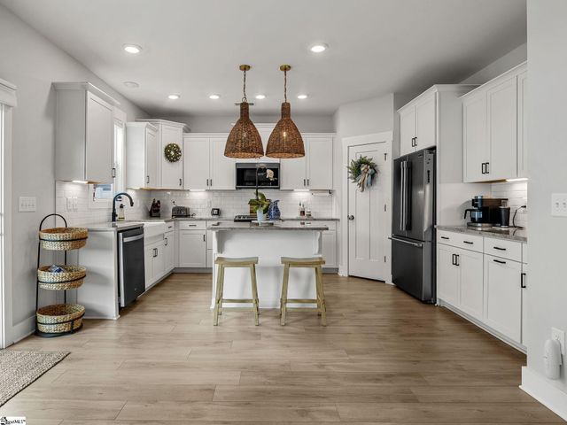 373 Fenwick Drive, Woodruff, SC 29388