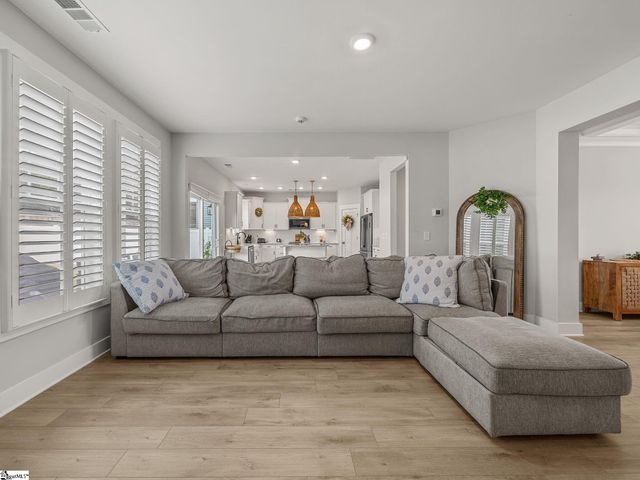 373 Fenwick Drive, Woodruff, SC 29388