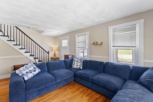 14 Park St, Auburn, MA 01501