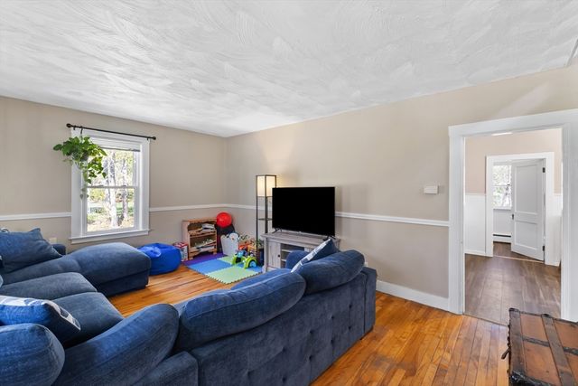 14 Park St, Auburn, MA 01501