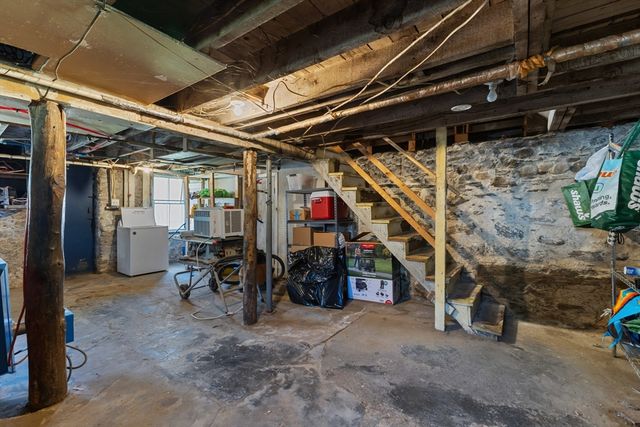 14 Park St, Auburn, MA 01501