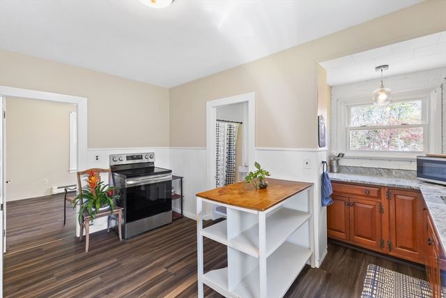 14 Park St, Auburn, MA 01501