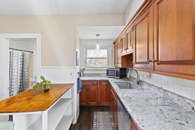 14 Park St, Auburn, MA 01501
