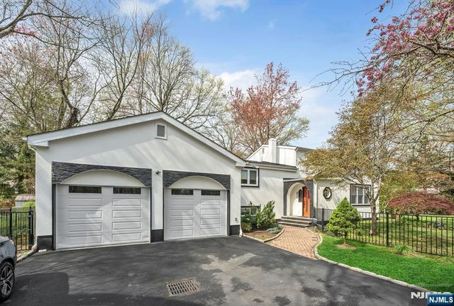 80 Harrington Avenue, Closter, NJ 07624