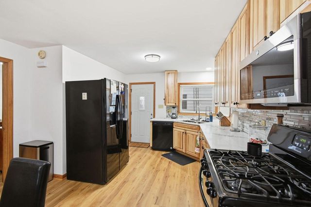 7615 37th AVENUE, Kenosha, WI 53142