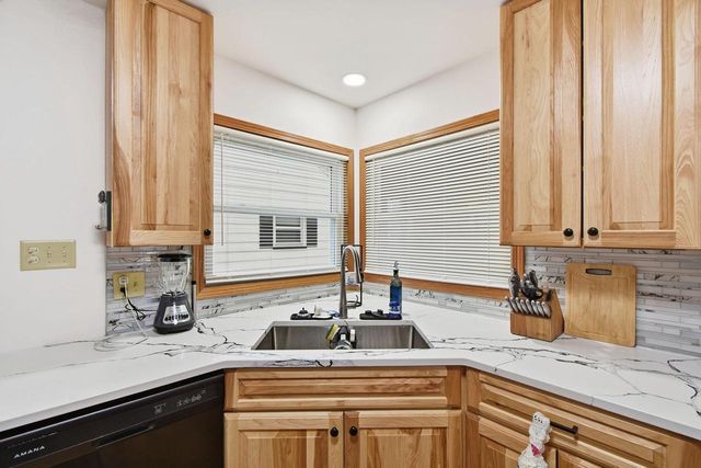 7615 37th AVENUE, Kenosha, WI 53142