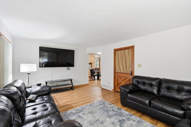 7615 37th AVENUE, Kenosha, WI 53142