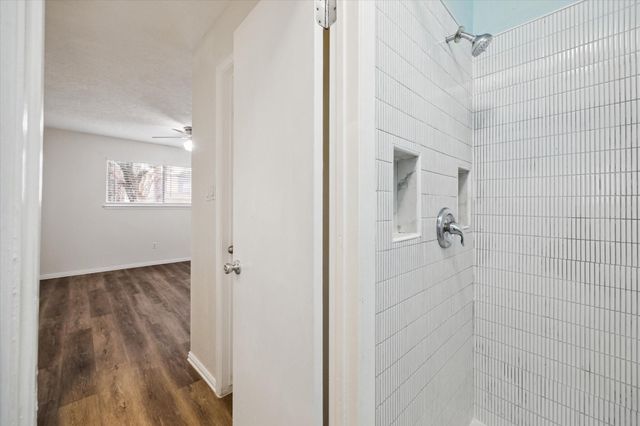 5815 Bridgegate Drive, Spring, TX 77373